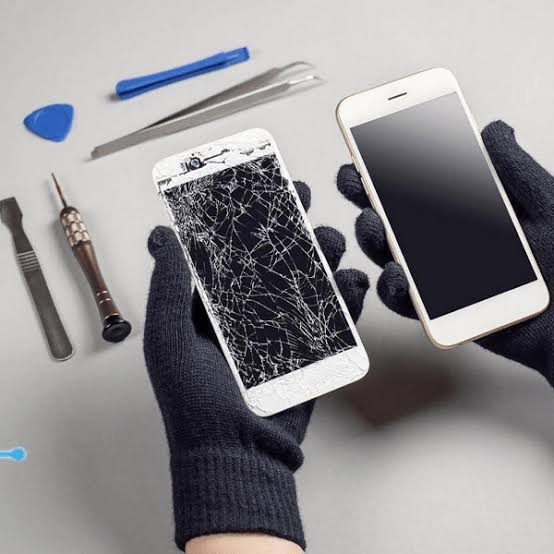 آموزش تعمیرات گوشی آیفون در اسلامشهر | دوره تخصصی آیفون در آکادمی آراد