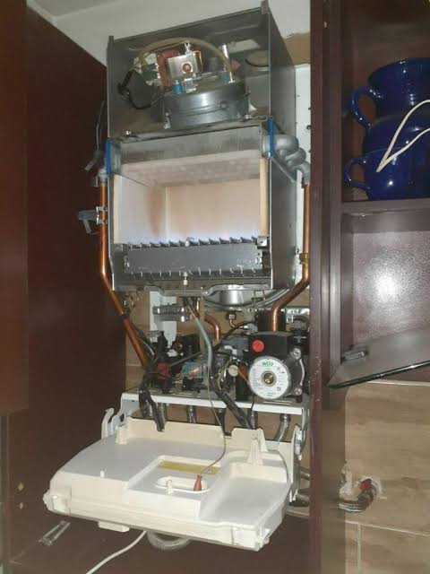 🚰 آموزش و تعمیرات پکیج در اسلامشهر | معرفی انواع پمپ آب در پکیج دیواری + عیب‌یابی تخصصی