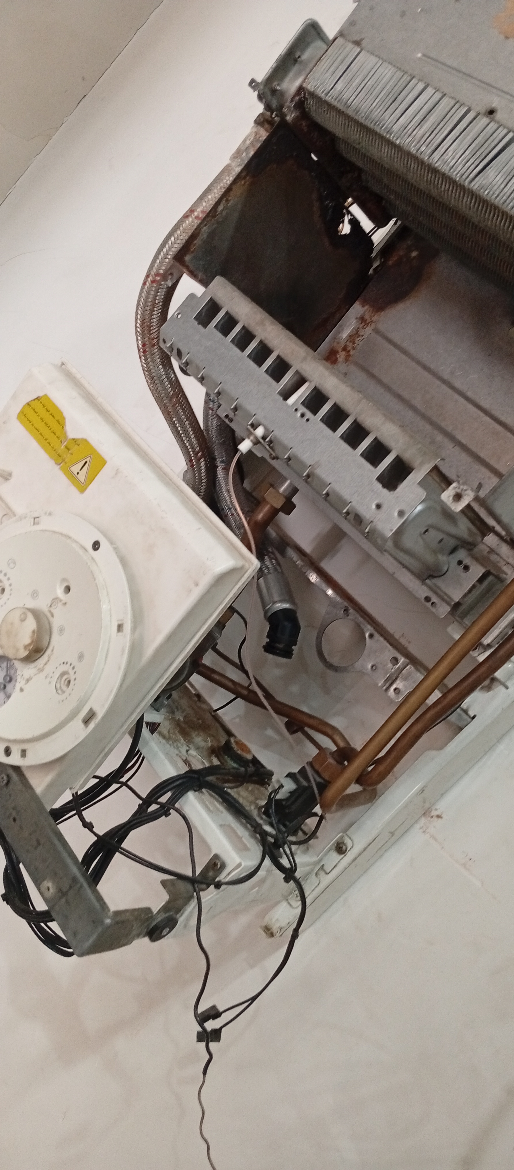 تعمیر پکیج دیواری بوتان و ایران رادیاتور در اسلامشهر و حومه: خدمات حرفه‌ای و فوری